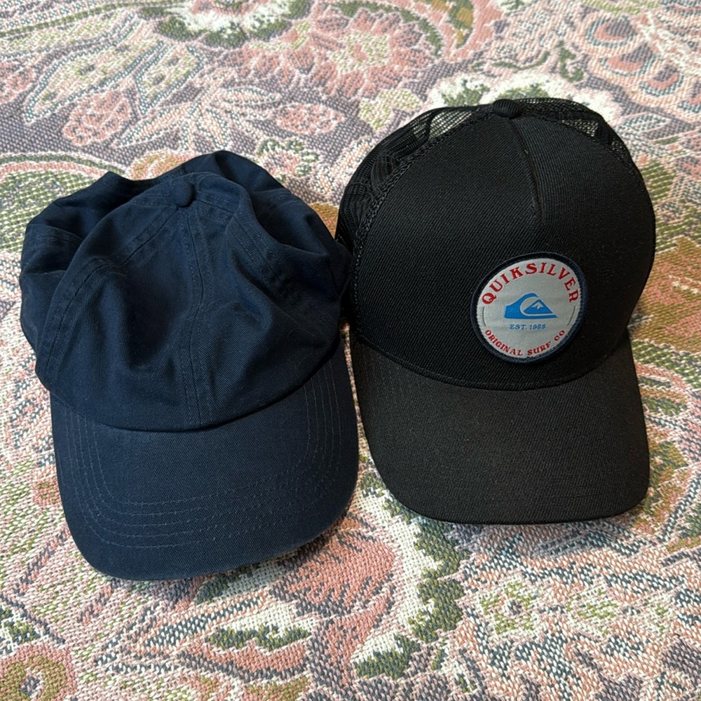Caps